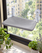 Hamac de fenêtre gris pour chat fixé par ventouses
